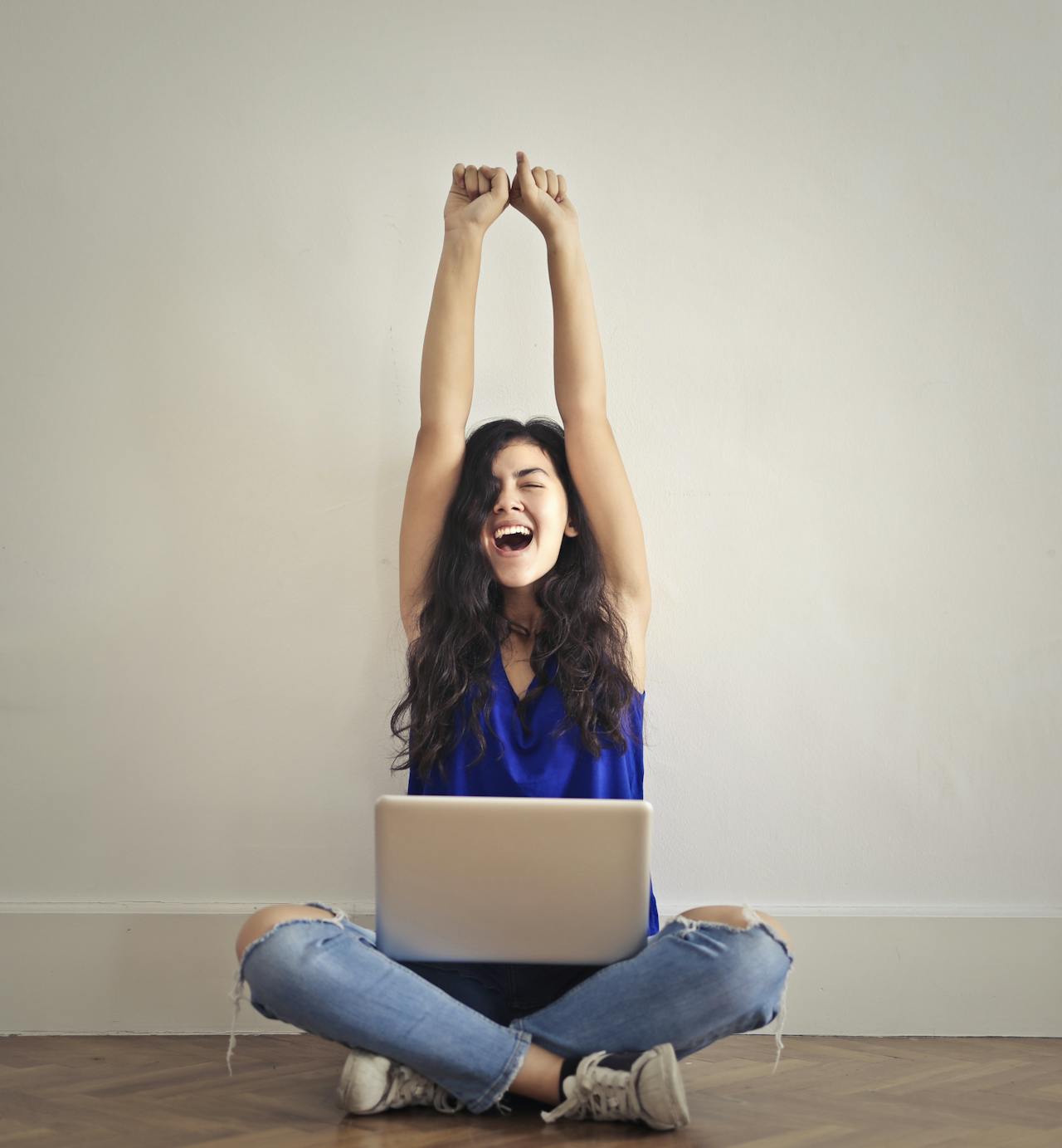 Fluid Intelligence vs. Crystallized Intelligence: Meaning, Differences, IQ Tests, and Aging
